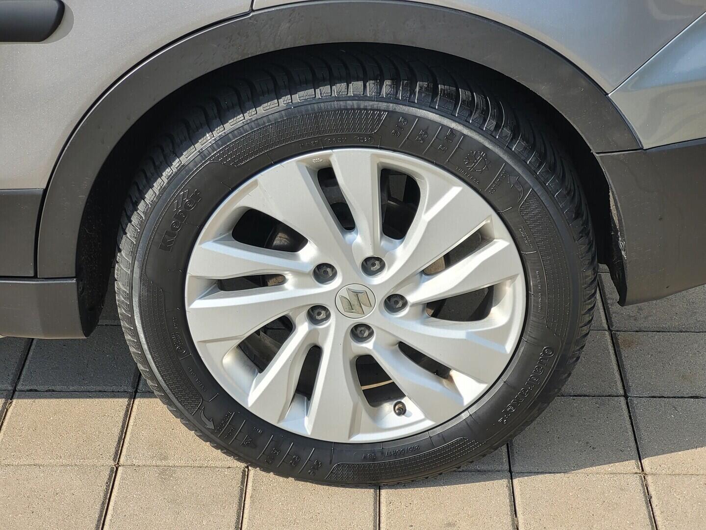 O619V07969_30.webp_SX4 S-CROSS Premium Allgrip 1.0 BoosterJet 82 kW manuál