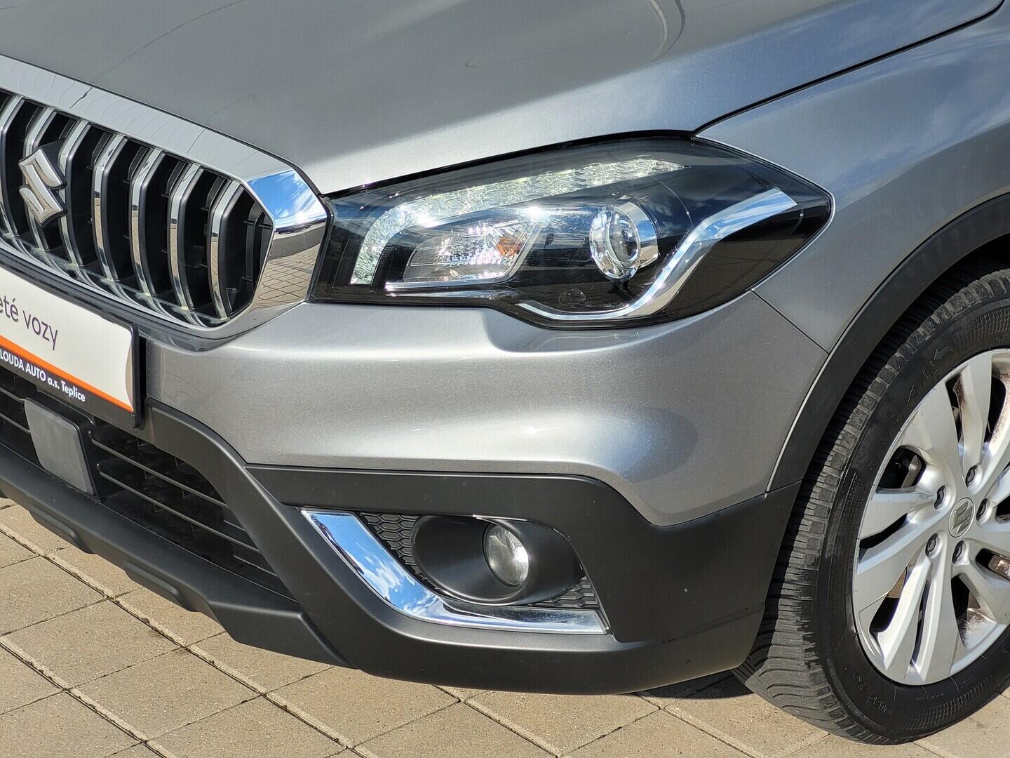 O619V07969_31.webp_SX4 S-CROSS Premium Allgrip 1.0 BoosterJet 82 kW manuál