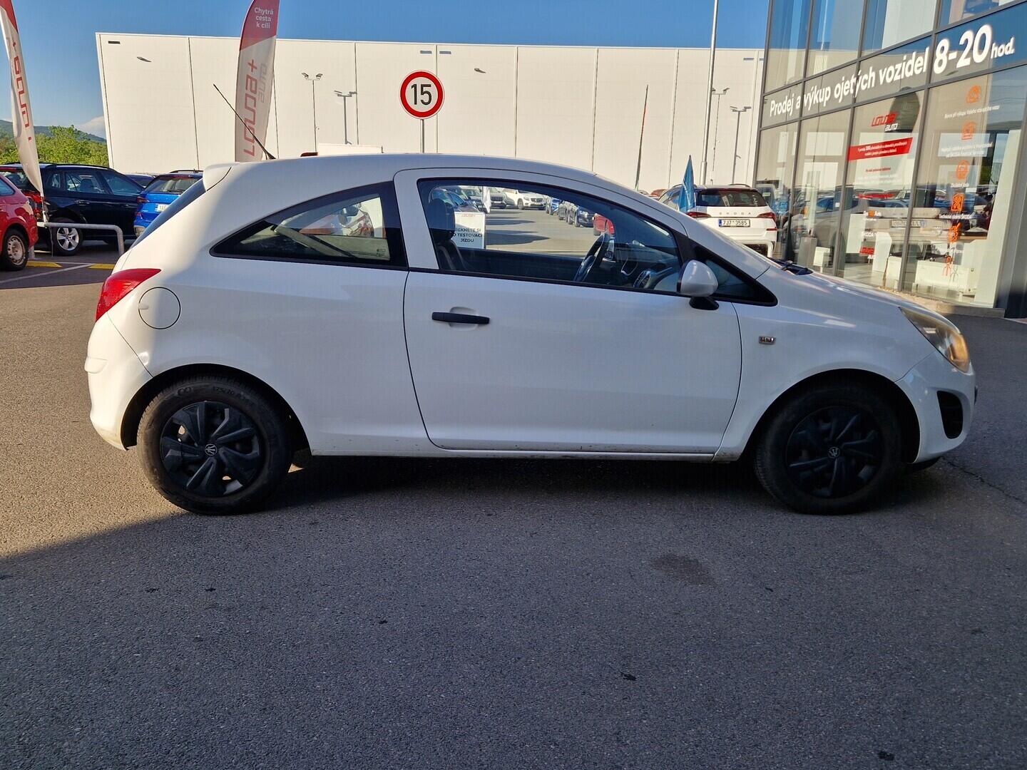 O619V08006_12.webp_CORSA Selection Comfort 1.2 i 63 kW manuál