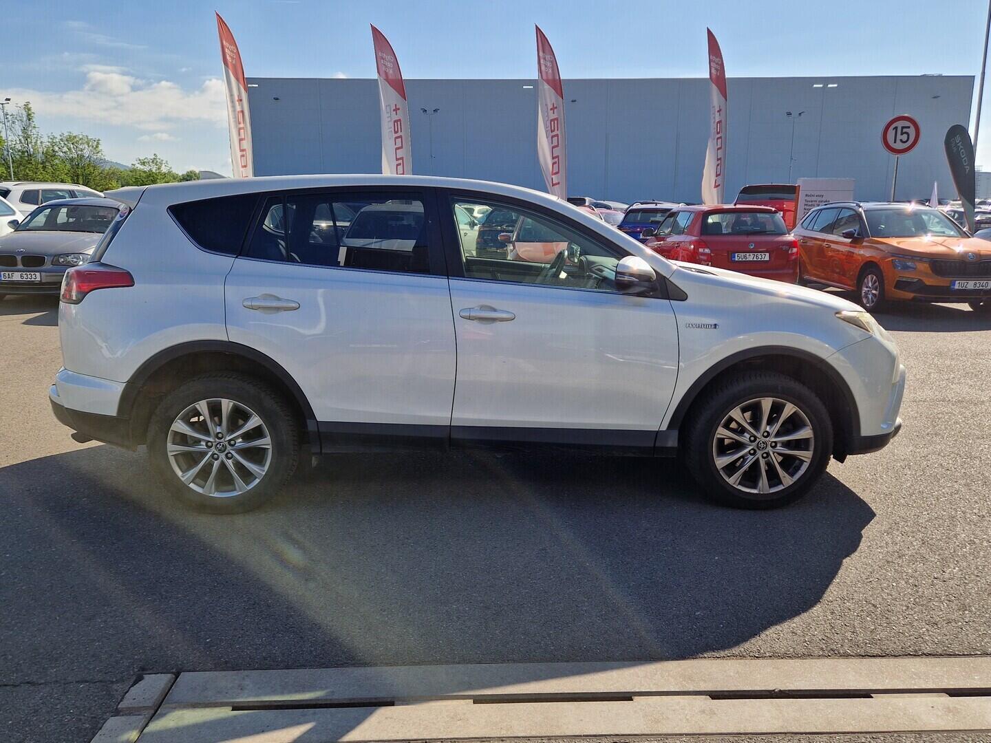 O619V08008_12.webp_RAV4  2.5 Hybrid 114 kW automat