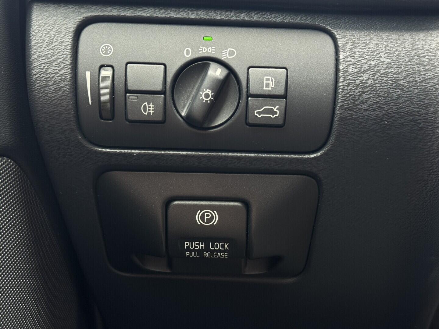 O619V08009_25.webp_XC60  2.0 D4 120 kW automat