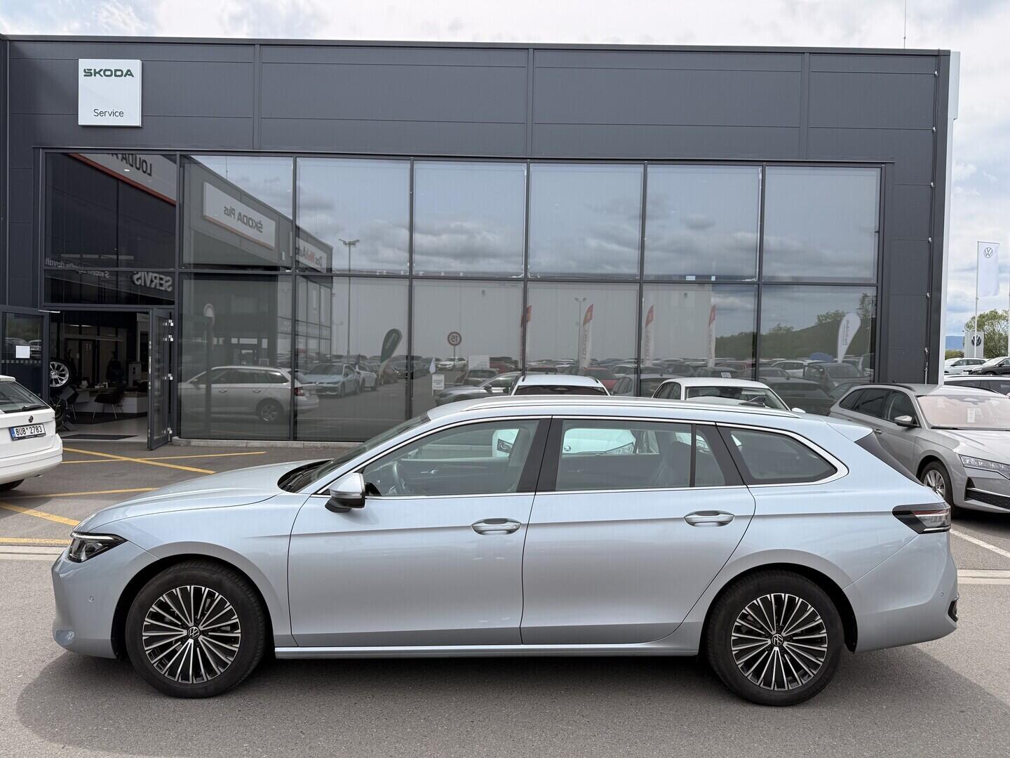 O619V08027_11.webp_PASSAT Elegance 2.0 TDI 110 kW automat, DPH