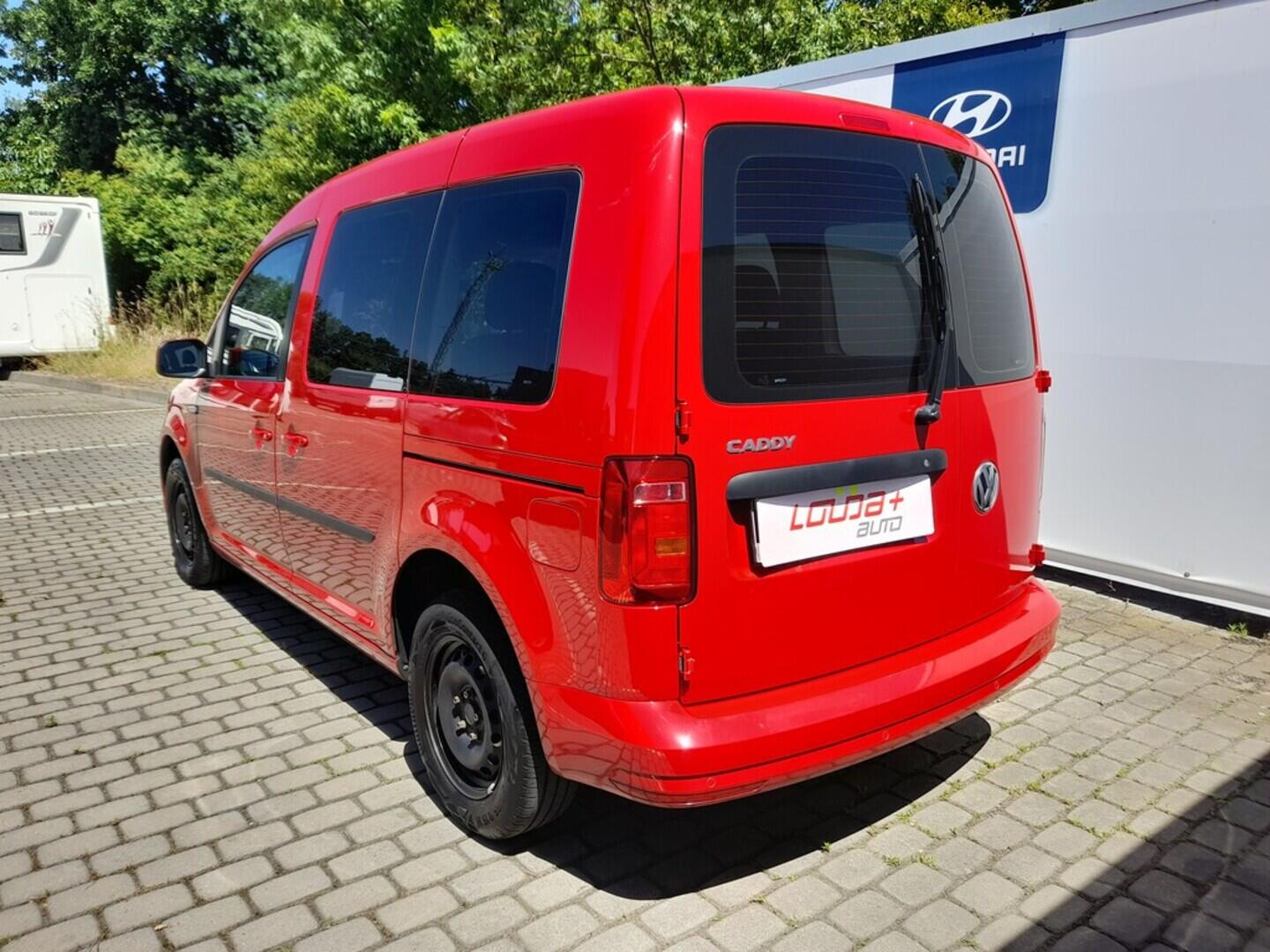 OB199V00549_15.webp_CADDY  2.0 TDI 75 kW manuál, DPH