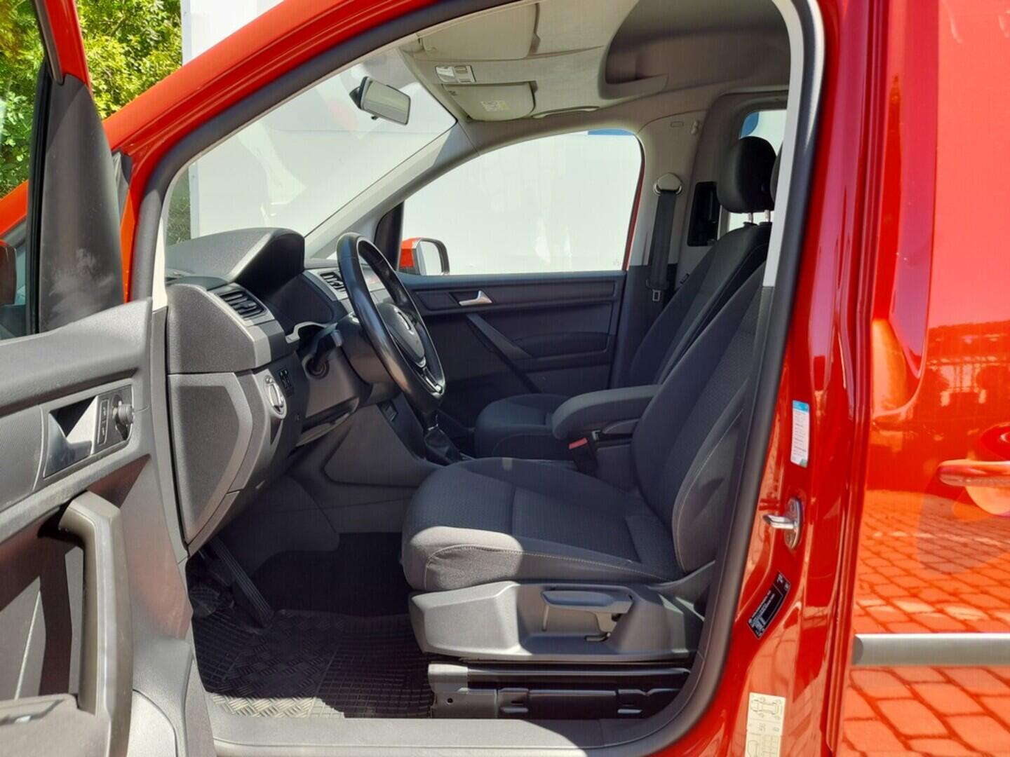 OB199V00549_20.webp_CADDY  2.0 TDI 75 kW manuál, DPH