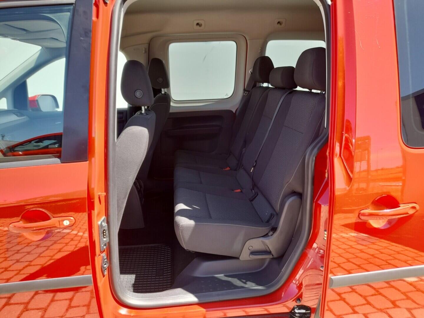 OB199V00549_27.webp_CADDY  2.0 TDI 75 kW manuál, DPH