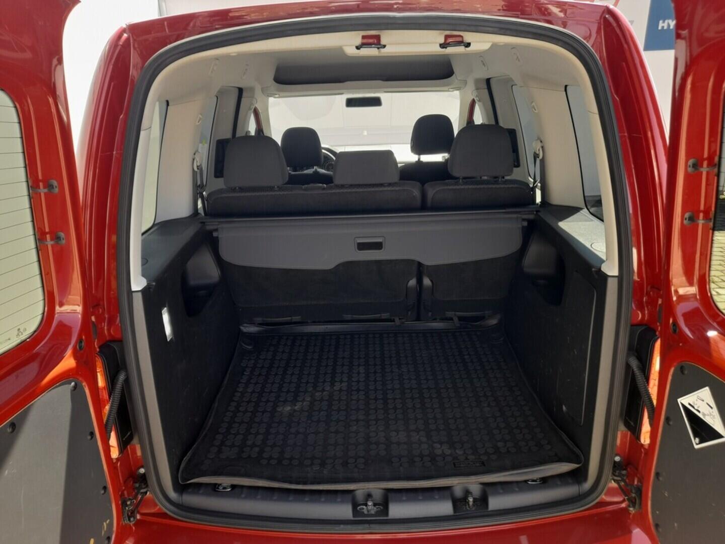 OB199V00549_28.webp_CADDY  2.0 TDI 75 kW manuál, DPH