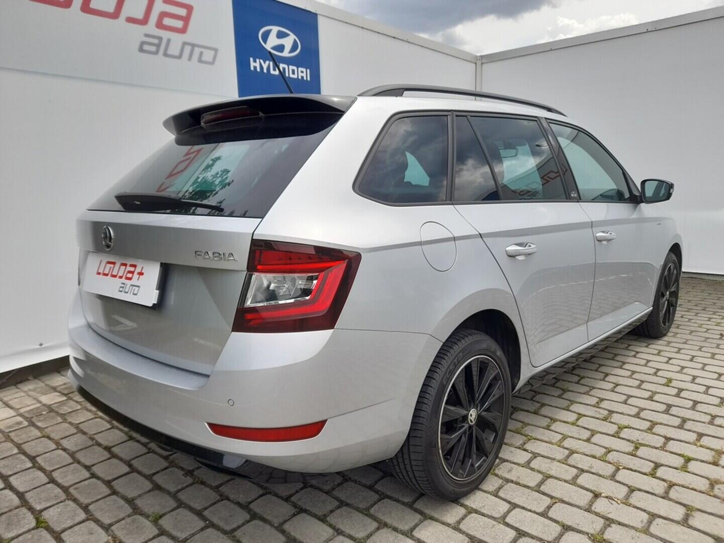 OB199V00560_11.webp_FABIA Monte Carlo 1.0 TSI 70 kW manuál, DPH