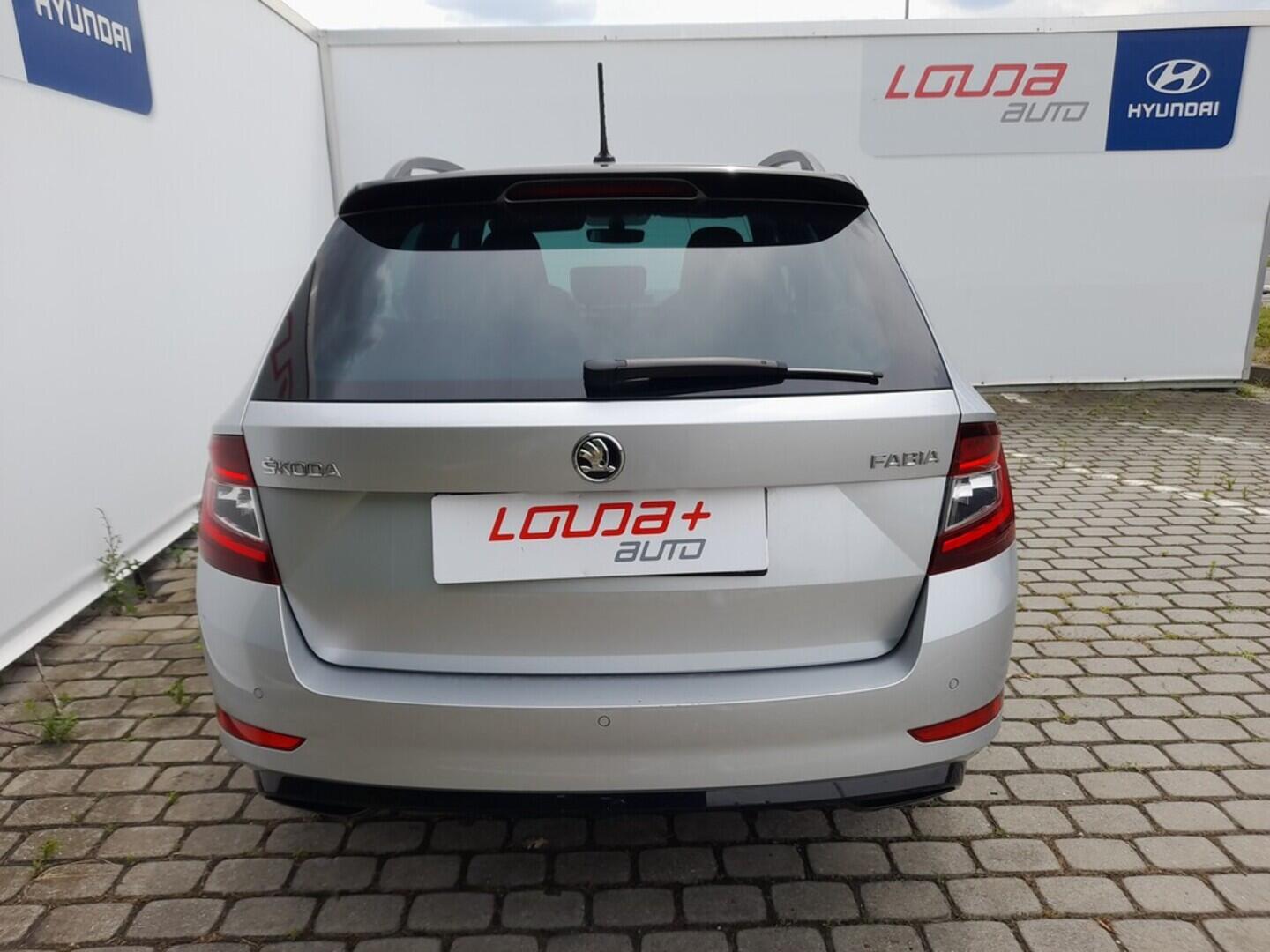 OB199V00560_17.webp_FABIA Monte Carlo 1.0 TSI 70 kW manuál, DPH