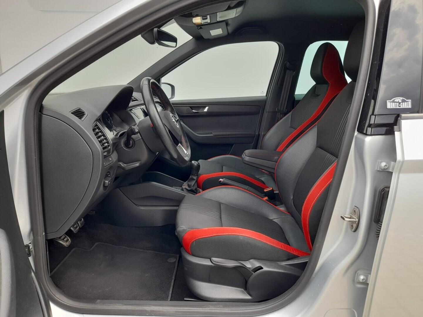 OB199V00560_20.webp_FABIA Monte Carlo 1.0 TSI 70 kW manuál, DPH