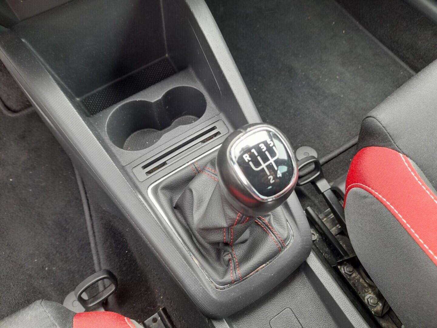 OB199V00560_28.webp_FABIA Monte Carlo 1.0 TSI 70 kW manuál, DPH