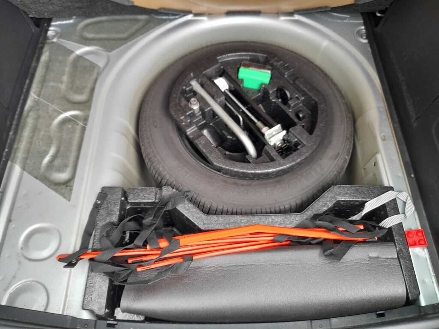 OB199V00560_31.webp_FABIA Monte Carlo 1.0 TSI 70 kW manuál, DPH