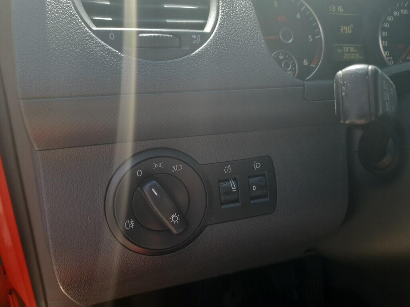 OB199V00575_14.webp_CADDY MAXI  1.6 TDI 75 kW manuál
