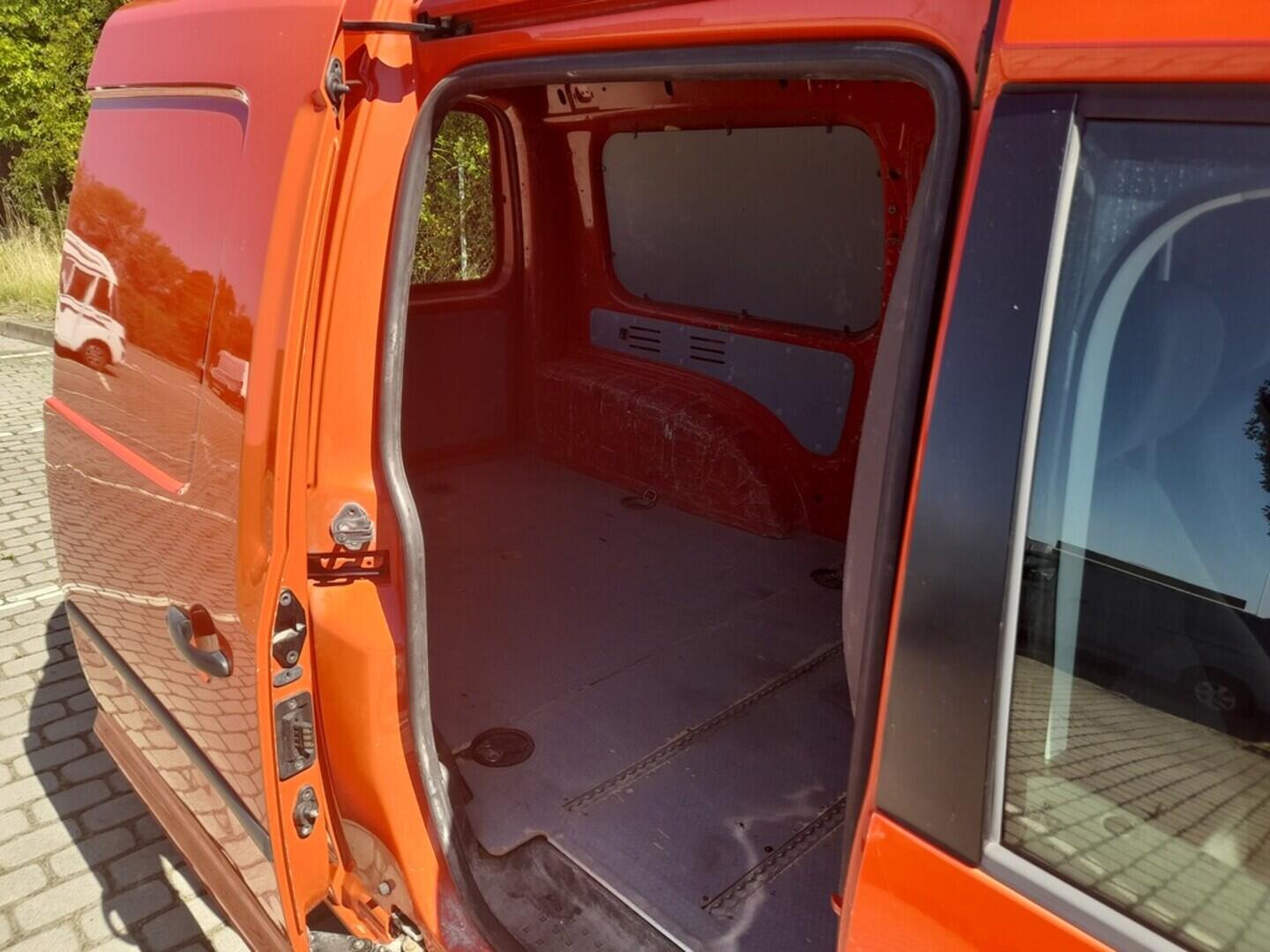 OB199V00575_24.webp_CADDY MAXI  1.6 TDI 75 kW manuál