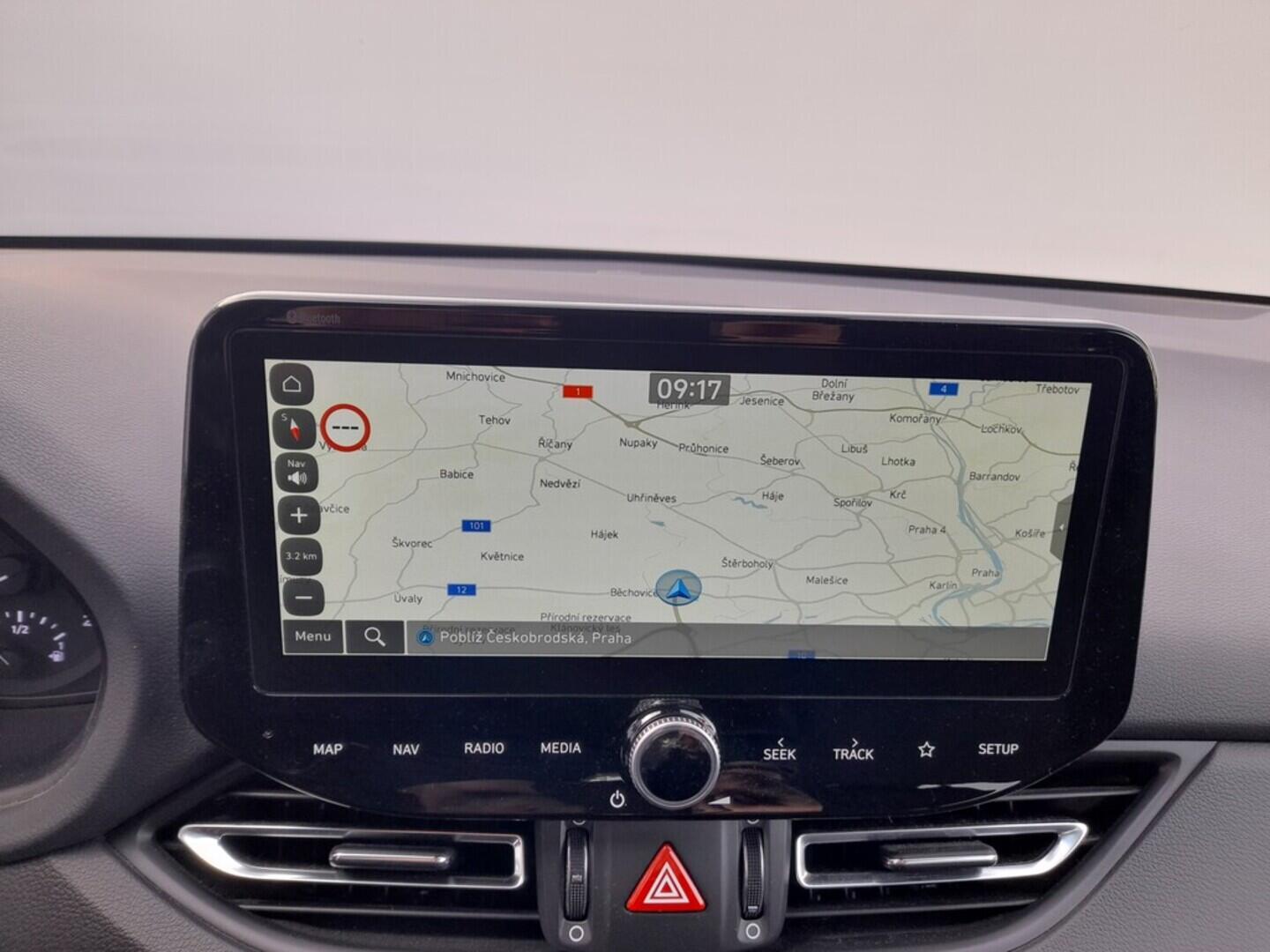 OB199V00581_24.webp_I30 Smart Nav 1.5  81 kW manuál