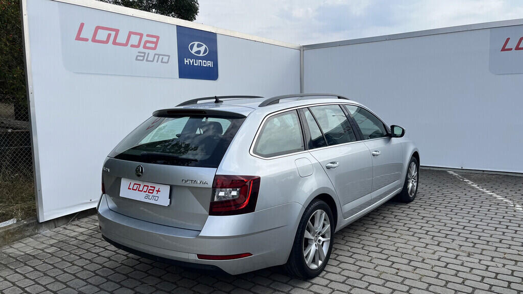 OB199V00596_11.webp_OCTAVIA Style Plus 2.0 TDI 110 kW automat