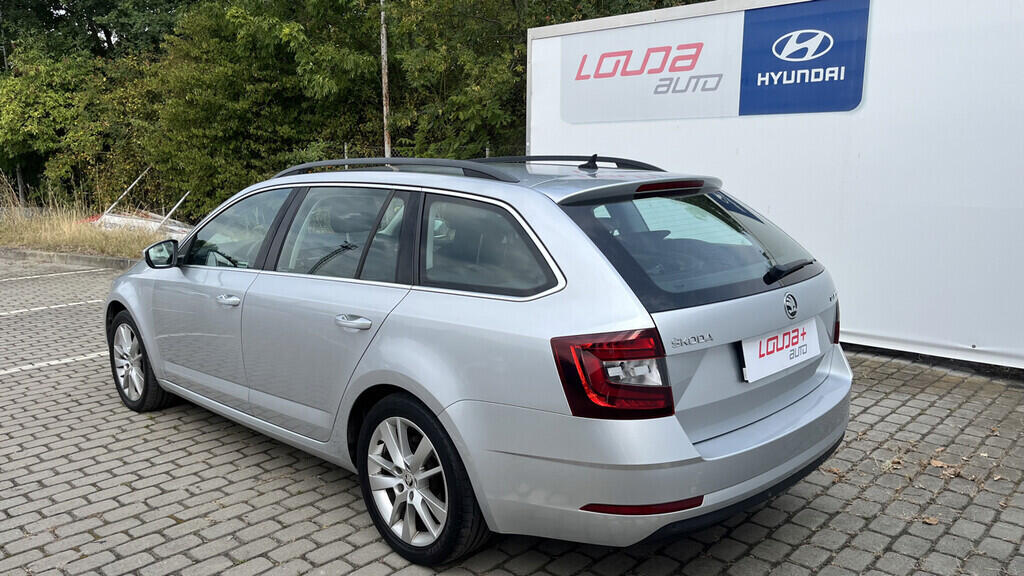 OB199V00596_15.webp_OCTAVIA Style Plus 2.0 TDI 110 kW automat