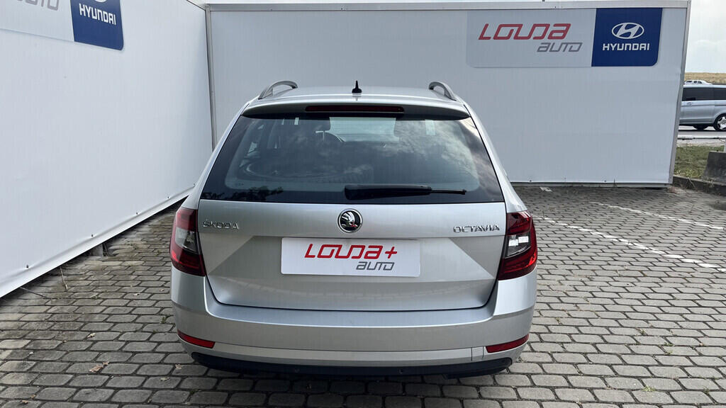 OB199V00596_17.webp_OCTAVIA Style Plus 2.0 TDI 110 kW automat