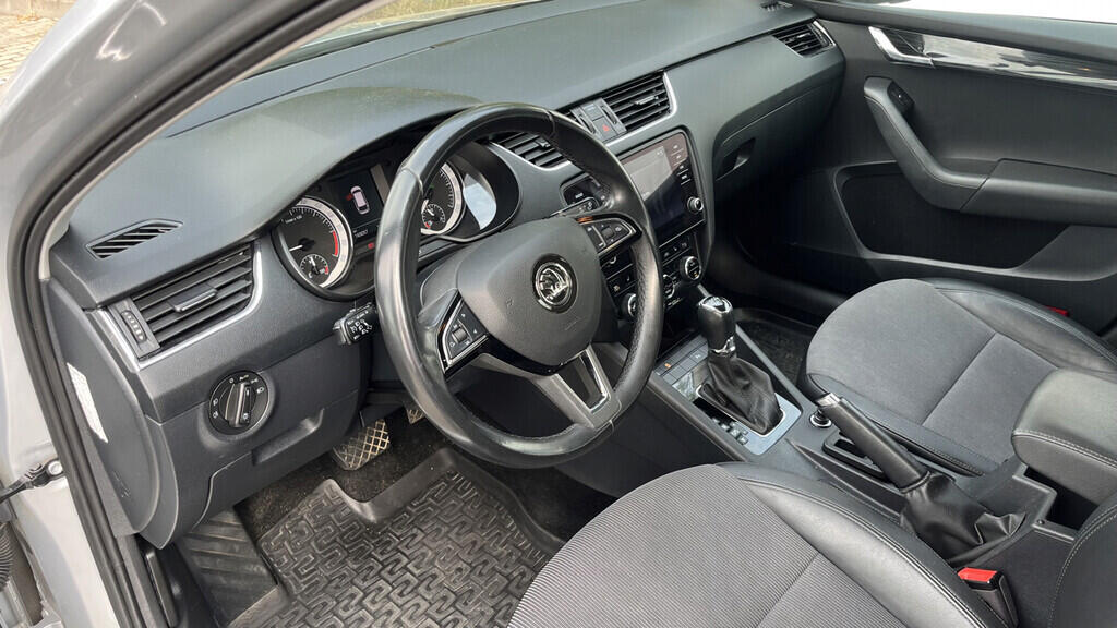 OB199V00596_19.webp_OCTAVIA Style Plus 2.0 TDI 110 kW automat