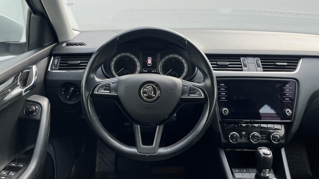 OB199V00596_23.webp_OCTAVIA Style Plus 2.0 TDI 110 kW automat
