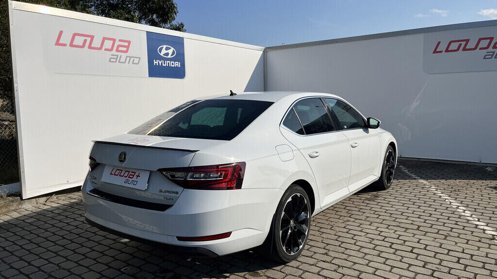 OB199V00605_11.webp_SUPERB Style 2.0 TDI 140 kW automat