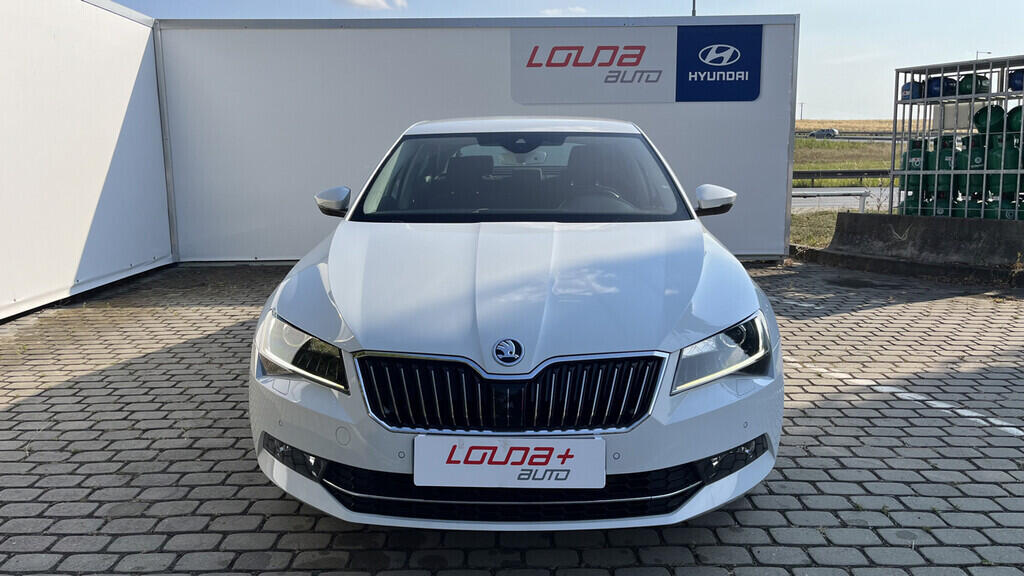OB199V00605_12.webp_SUPERB Style 2.0 TDI 140 kW automat