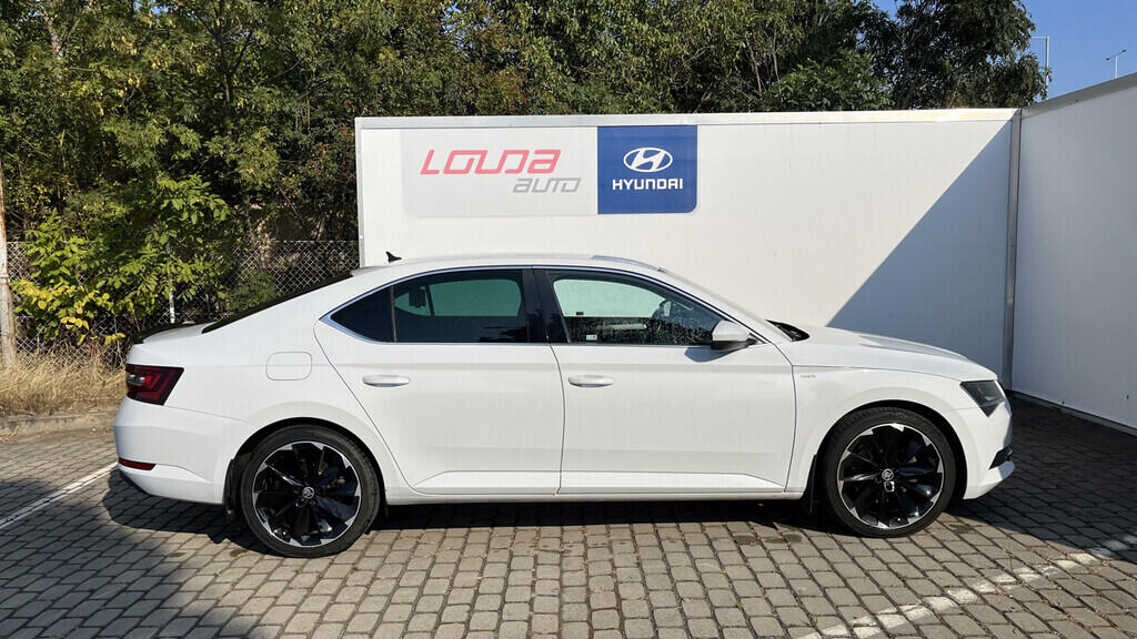 OB199V00605_15.webp_SUPERB Style 2.0 TDI 140 kW automat