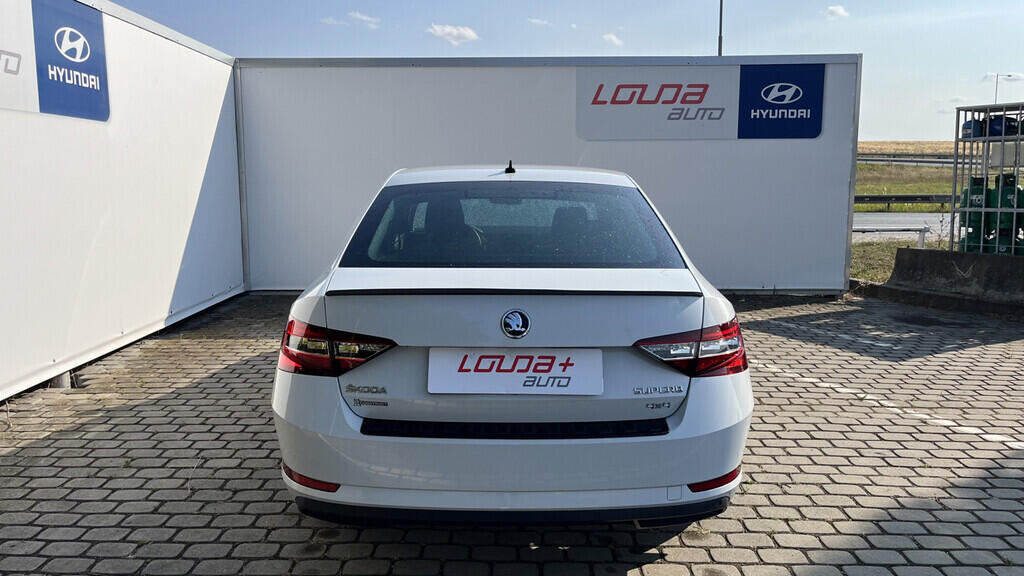 OB199V00605_16.webp_SUPERB Style 2.0 TDI 140 kW automat