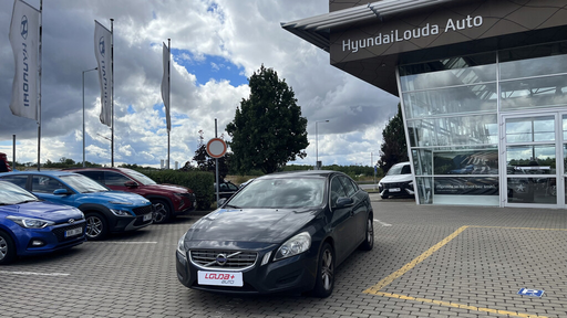 S60  1.6  88 kW manuál