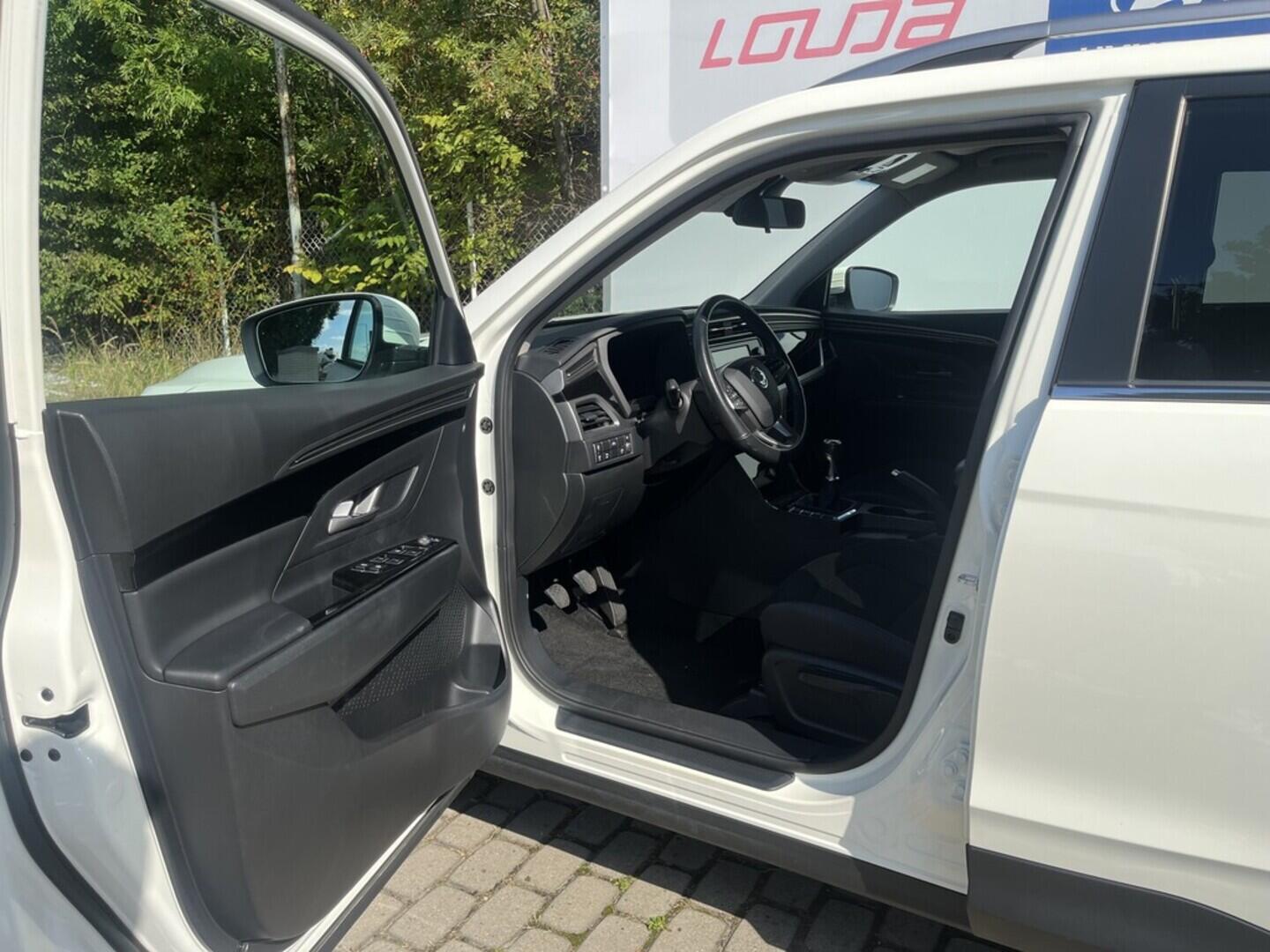 OB199V00607_18.webp_KORANDO  1.5  120 kW manuál