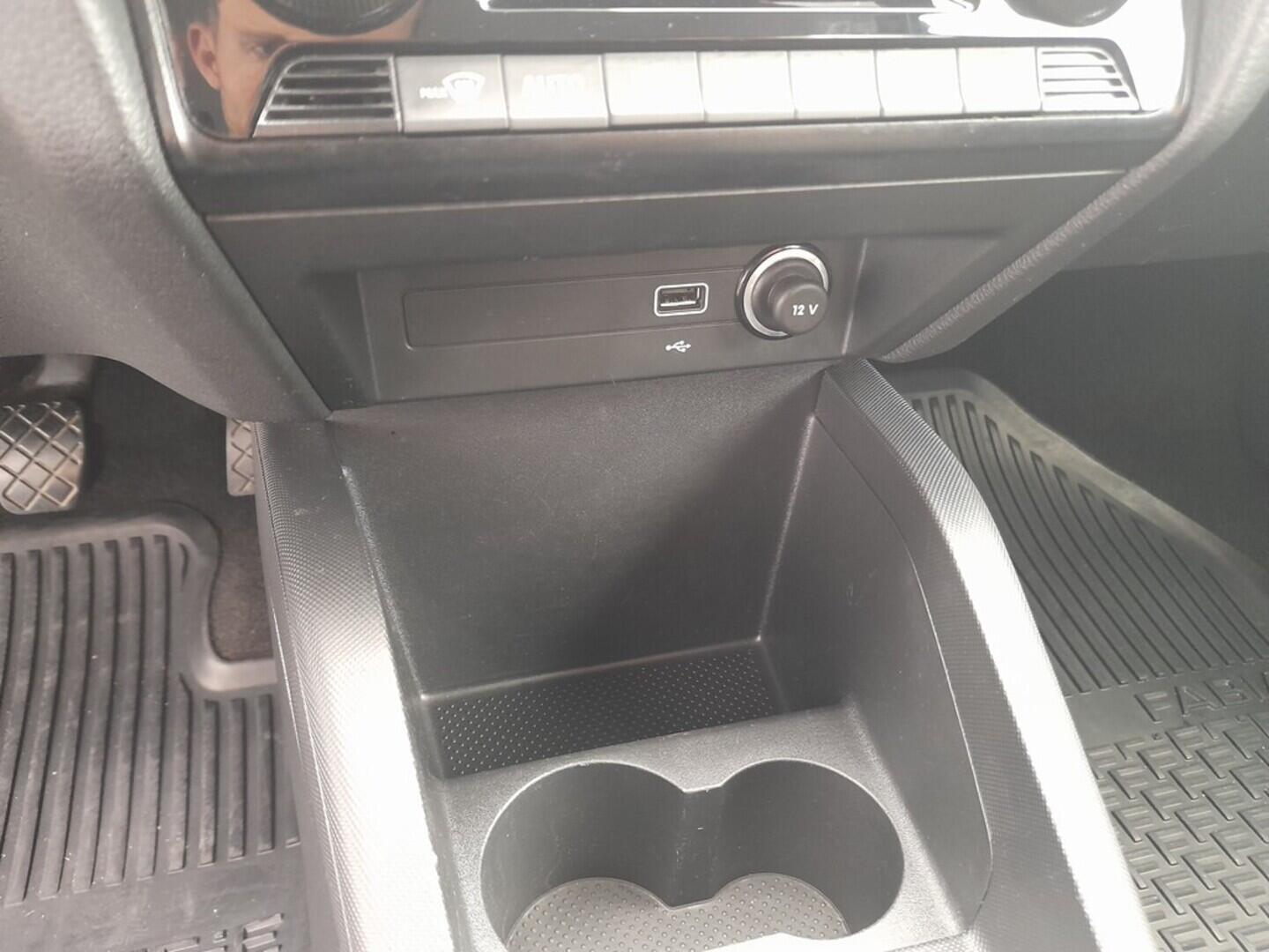OB199V00610_31.webp_FABIA Style 1.0 TSI 81 kW manuál, DPH