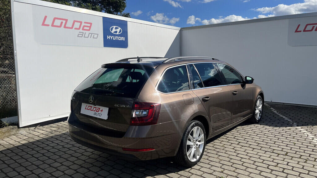 OB199V00611_11.webp_OCTAVIA Style Plus 2.0 TDI 110 kW automat
