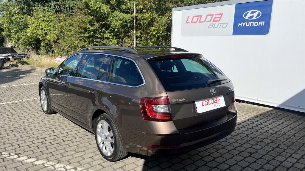 OB199V00611_15.webp_OCTAVIA Style Plus 2.0 TDI 110 kW automat