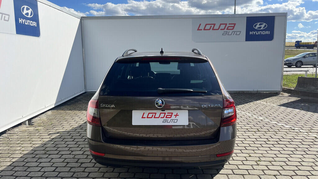 OB199V00611_17.webp_OCTAVIA Style Plus 2.0 TDI 110 kW automat