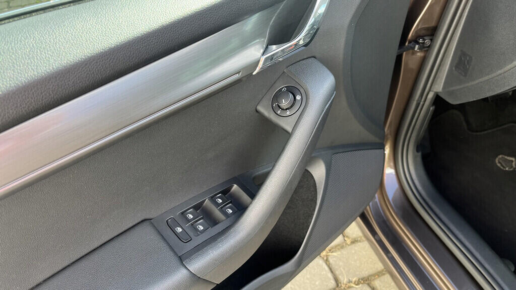OB199V00611_21.webp_OCTAVIA Style Plus 2.0 TDI 110 kW automat