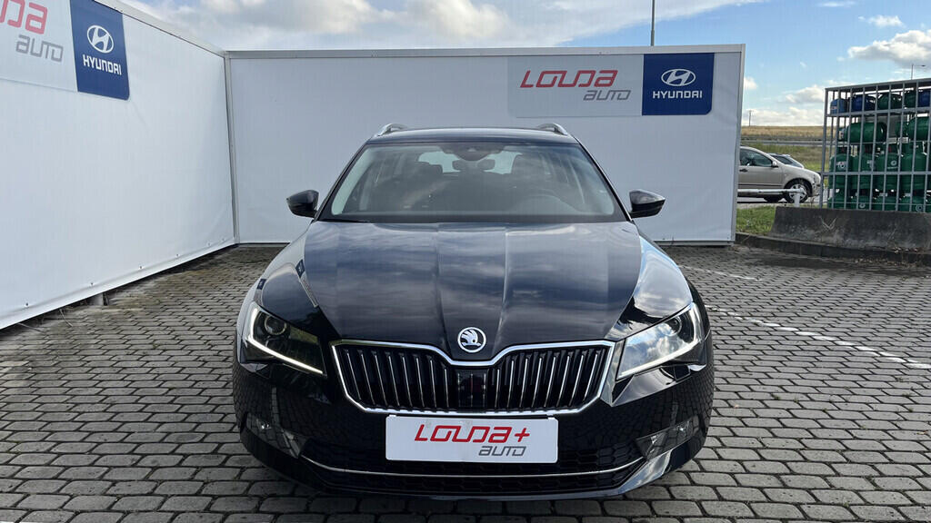 OB199V00613_13.webp_SUPERB Style 2.0 TDI 140 kW automat, DPH