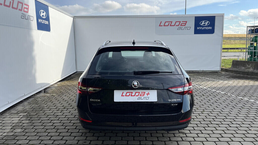 OB199V00613_17.webp_SUPERB Style 2.0 TDI 140 kW automat, DPH