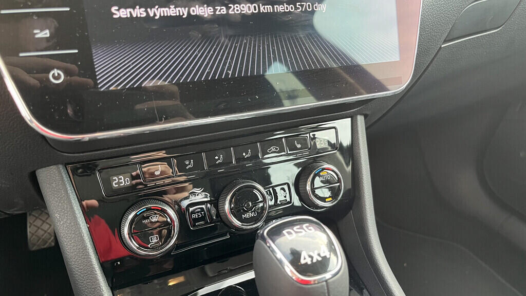 OB199V00613_28.webp_SUPERB Style 2.0 TDI 140 kW automat, DPH