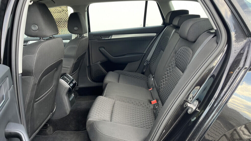 OB199V00613_30.webp_SUPERB Style 2.0 TDI 140 kW automat, DPH