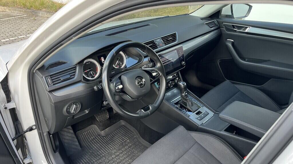 OB199V00614_19.webp_SUPERB Style 2.0 TDI 110 kW automat, DPH