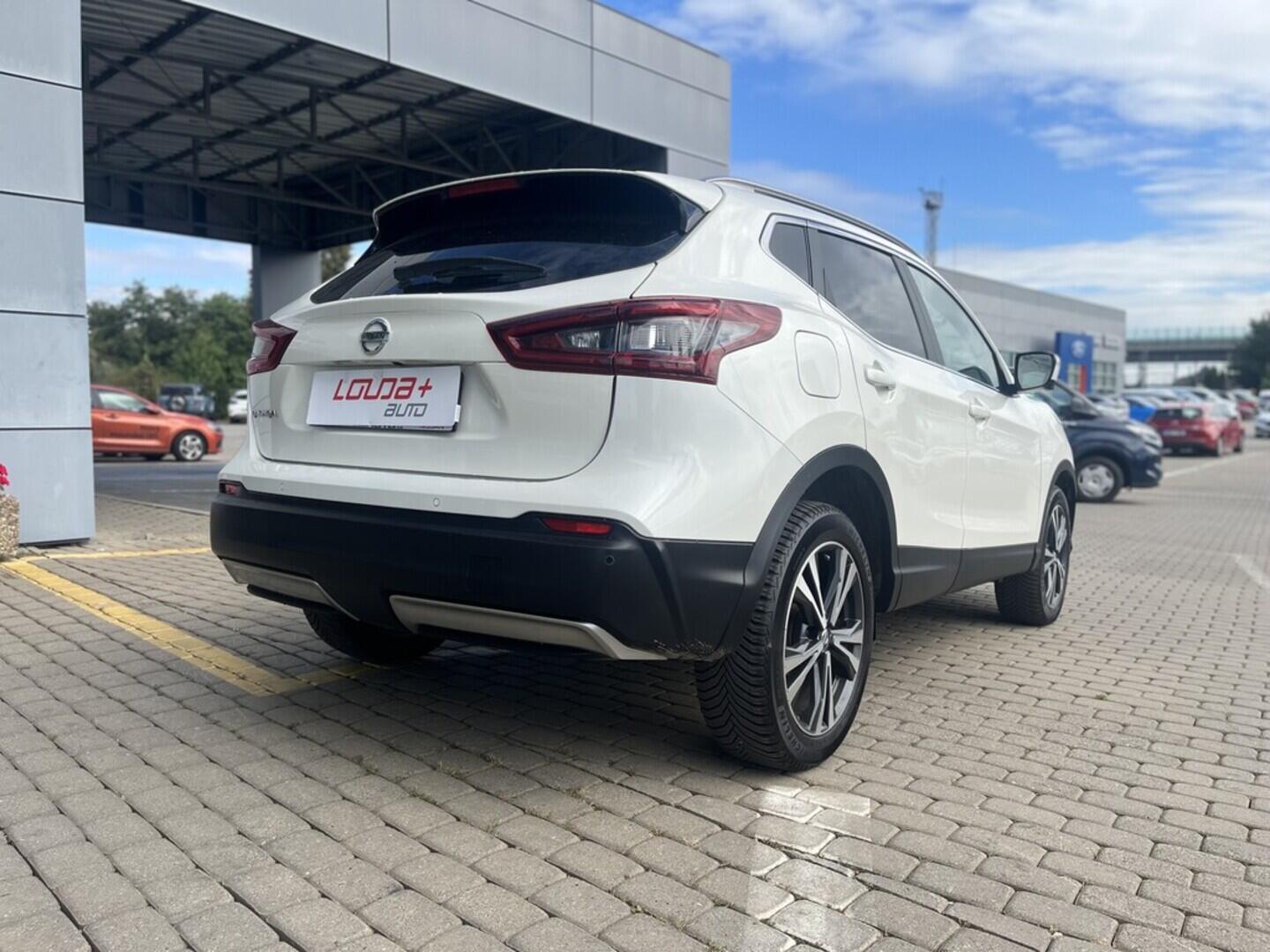 OB199V00617_12.webp_QASHQAI N-Connecta 1.3 DIG-T 103 kW manuál, DPH
