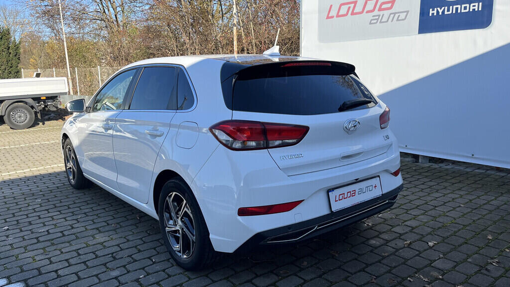 OB199V00619_15.webp_I30 Smart Navi 1.5 T-GDi 81 kW manuál, DPH