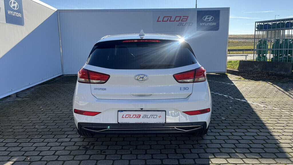 OB199V00619_17.webp_I30 Smart Navi 1.5 T-GDi 81 kW manuál, DPH