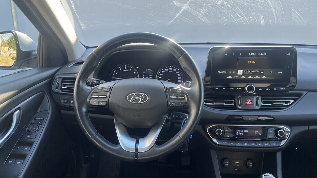 OB199V00619_23.webp_I30 Smart Navi 1.5 T-GDi 81 kW manuál, DPH