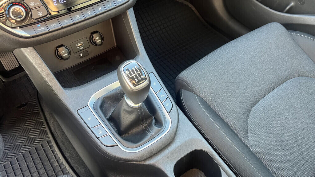 OB199V00619_28.webp_I30 Smart Navi 1.5 T-GDi 81 kW manuál, DPH