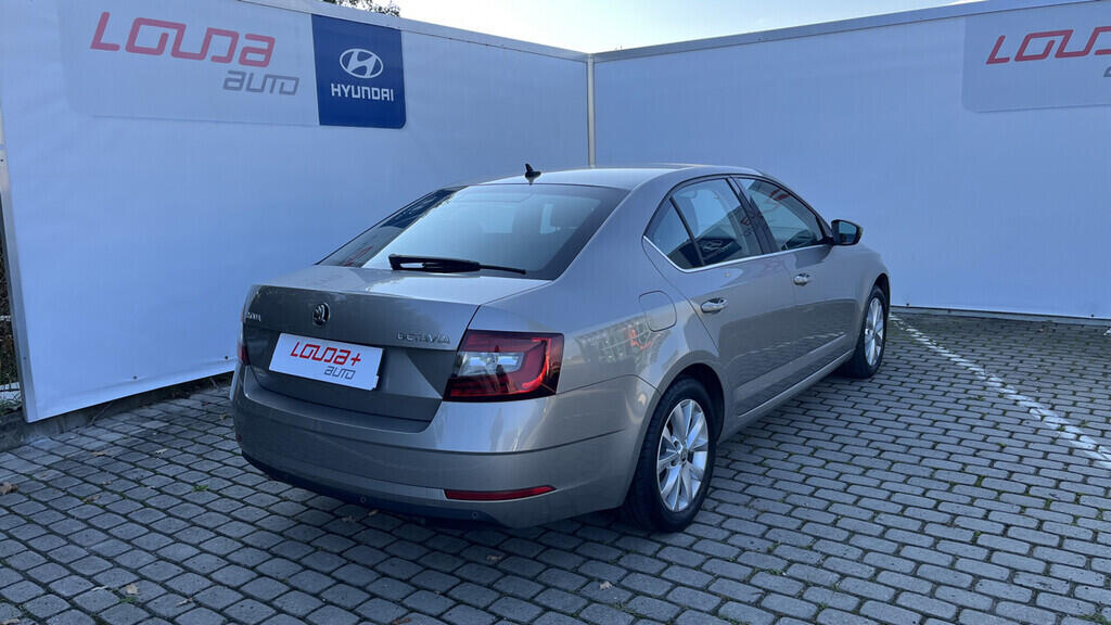 OB199V00622_11.webp_OCTAVIA Style 1.4 TSI 110 kW manuál