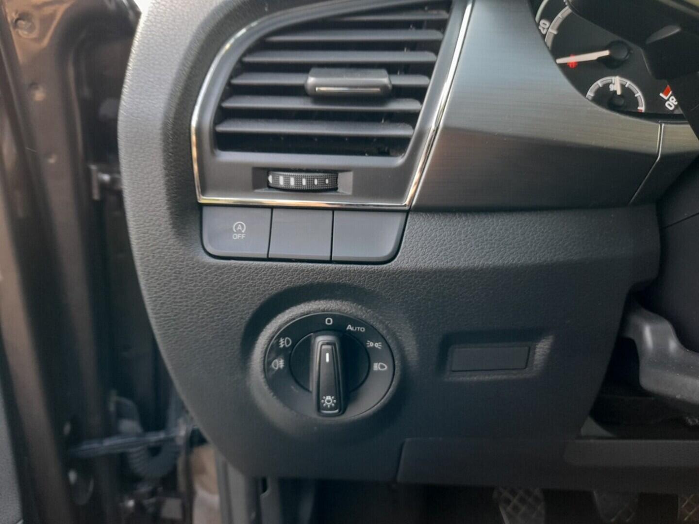 OB199V00623_22.webp_FABIA Style Plus 1.0 TSI 81 kW manuál