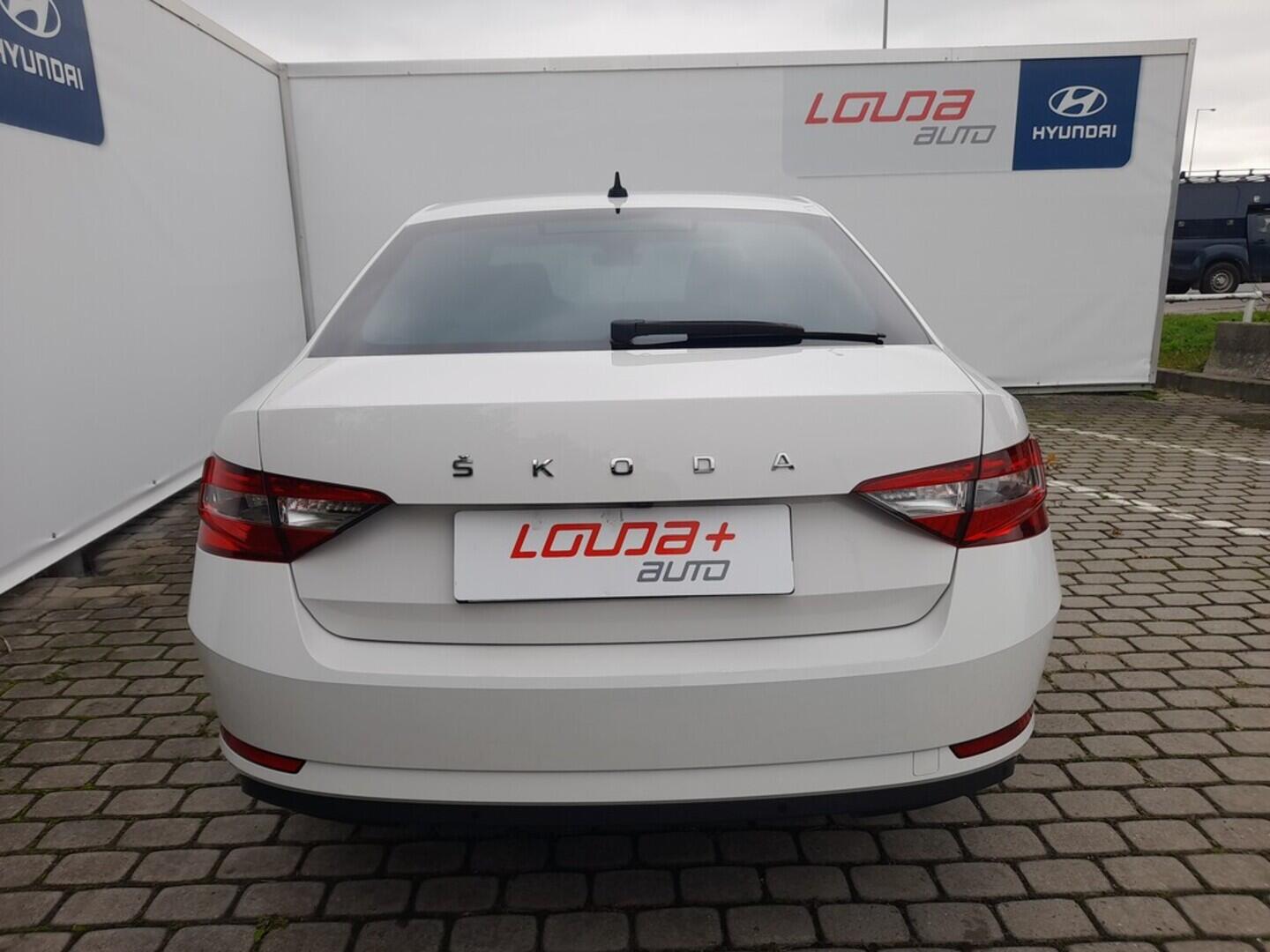 OB199V00628_17.webp_SUPERB Style 2.0 TDI 110 kW automat, DPH