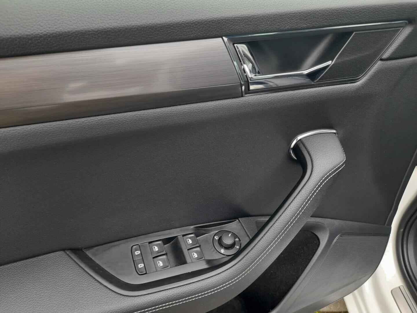 OB199V00628_21.webp_SUPERB Style 2.0 TDI 110 kW automat, DPH