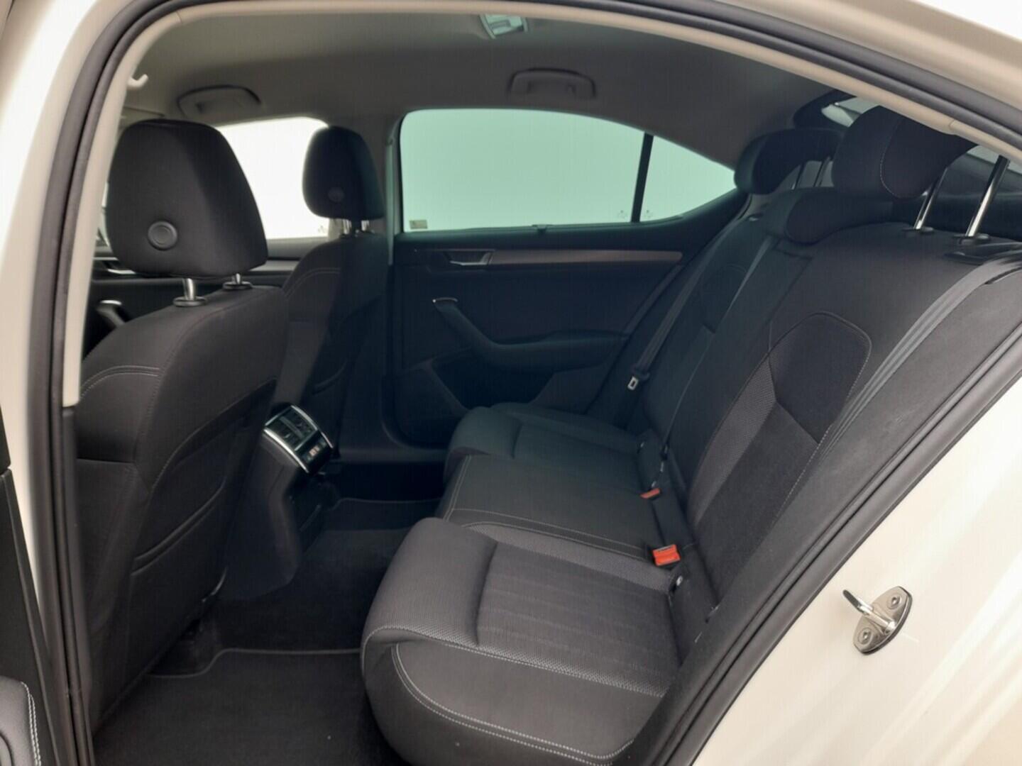 OB199V00628_29.webp_SUPERB Style 2.0 TDI 110 kW automat, DPH