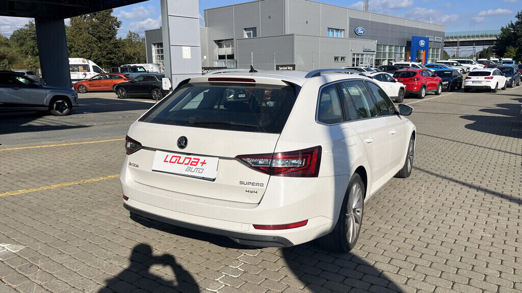 OB199V00632_11.webp_SUPERB Style 2.0 TDI 140 kW automat, DPH